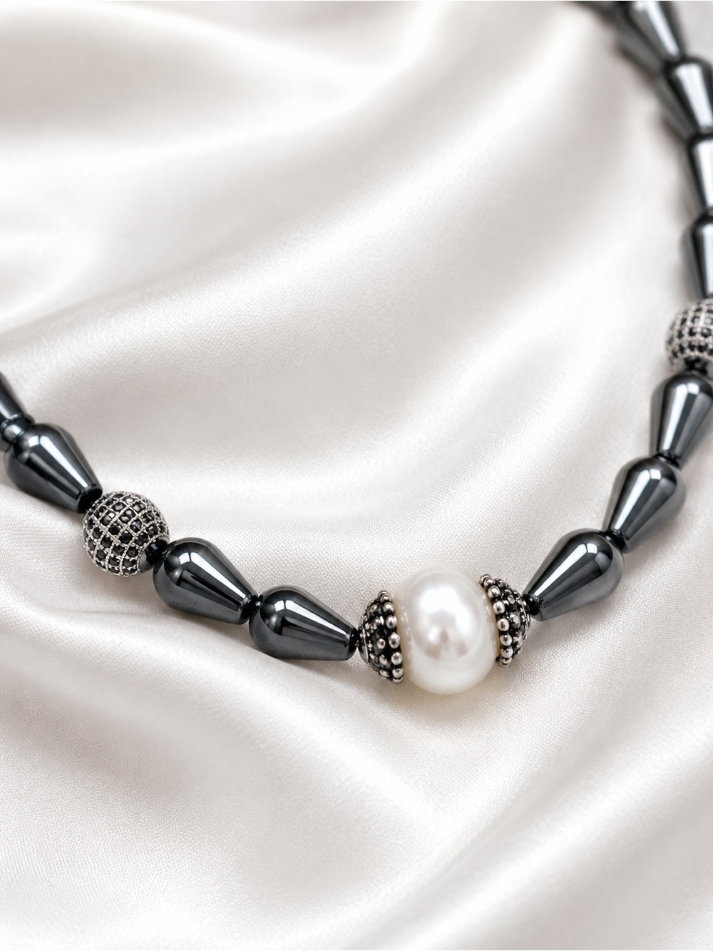 Hematite & Freshwater Pearl Necklace Art Jewelry NWT - Picture 8 of 9